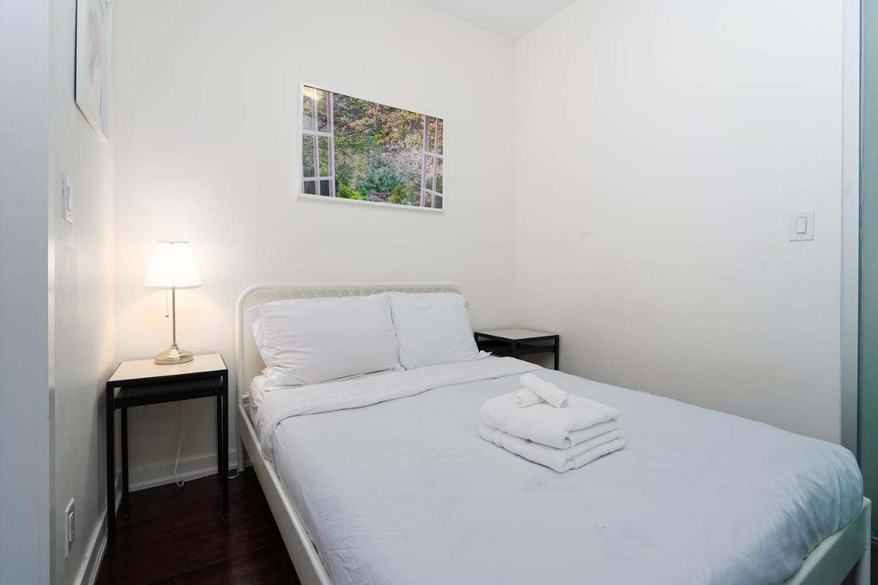 Downtown Toronto Scotiabank Arena, Rogers Centre, Union Station, Cn Tower Hotell Exteriör bild