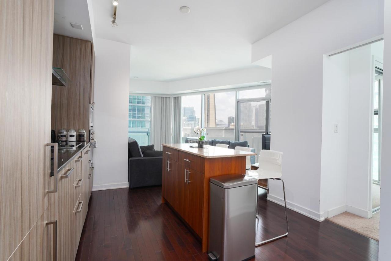 Downtown Toronto Scotiabank Arena, Rogers Centre, Union Station, Cn Tower Hotell Exteriör bild