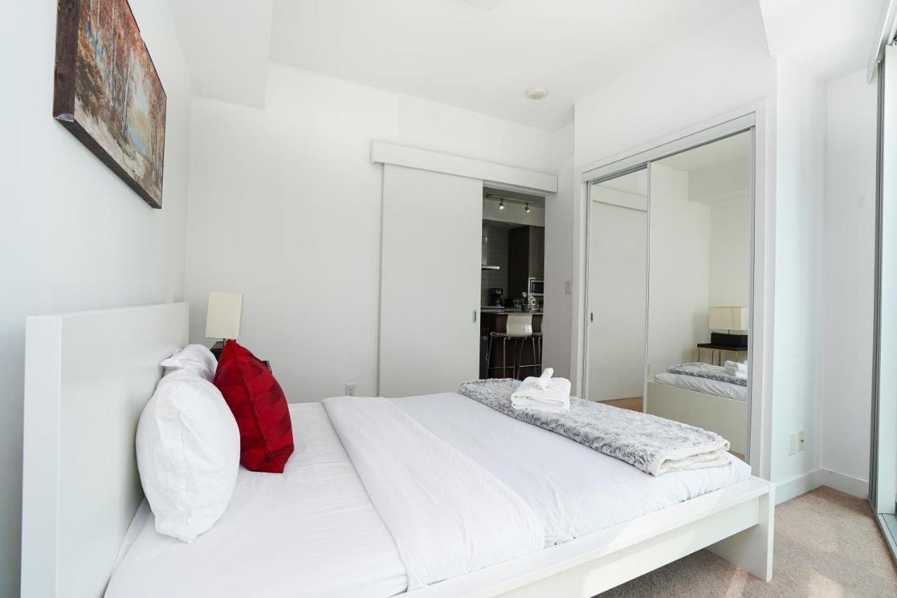 Downtown Toronto Scotiabank Arena, Rogers Centre, Union Station, Cn Tower Hotell Exteriör bild