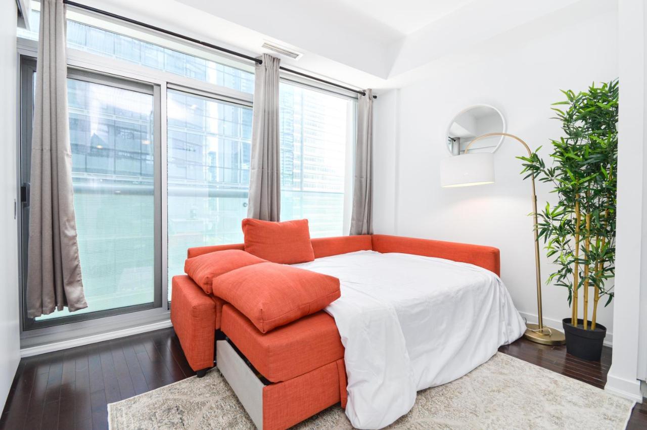 Downtown Toronto Scotiabank Arena, Rogers Centre, Union Station, Cn Tower Hotell Exteriör bild