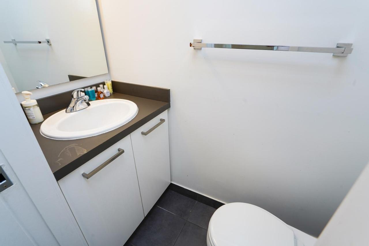 Downtown Toronto Scotiabank Arena, Rogers Centre, Union Station, Cn Tower Hotell Exteriör bild